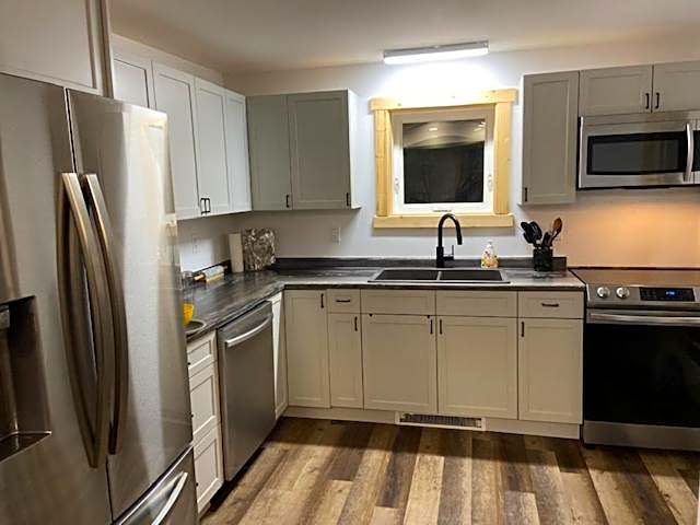 Bears Den Guest House