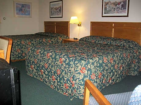 Two Double Beds Non Smoking Room.