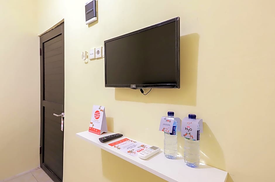 OYO 779 Mn One Residence Syariah Near ITC Cempaka Mas Near Kalbe Farma