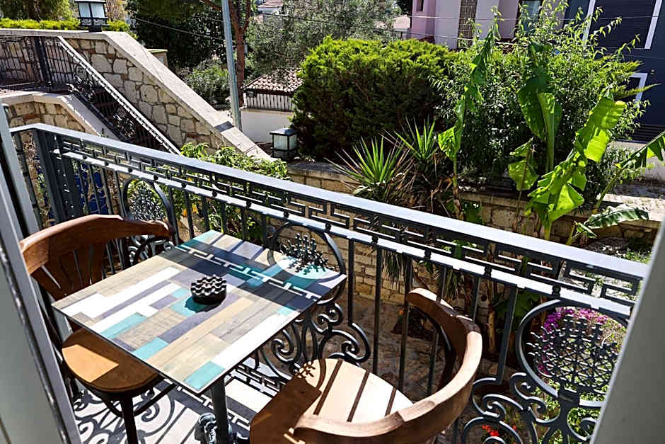 AlaBora Hotel