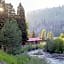 Southfork Lodge - Riverside Inn