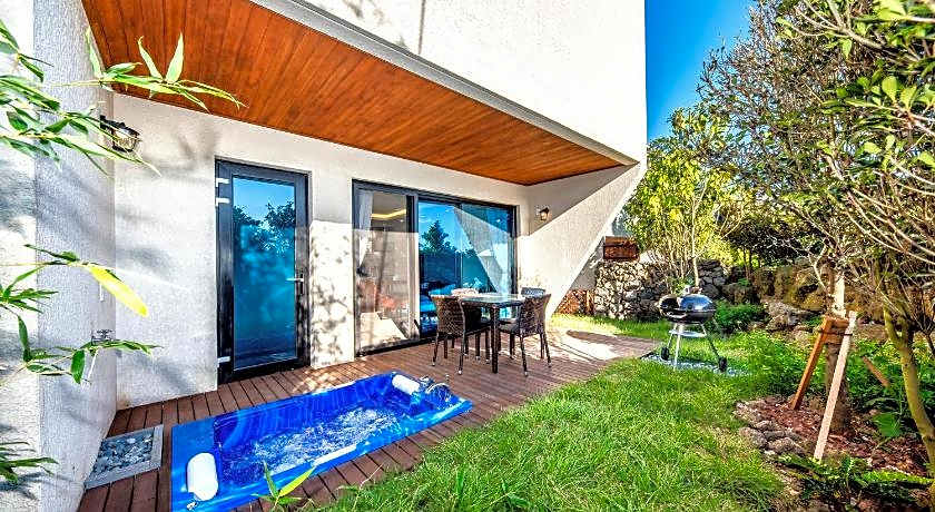 Arts Spa and Pool Villa