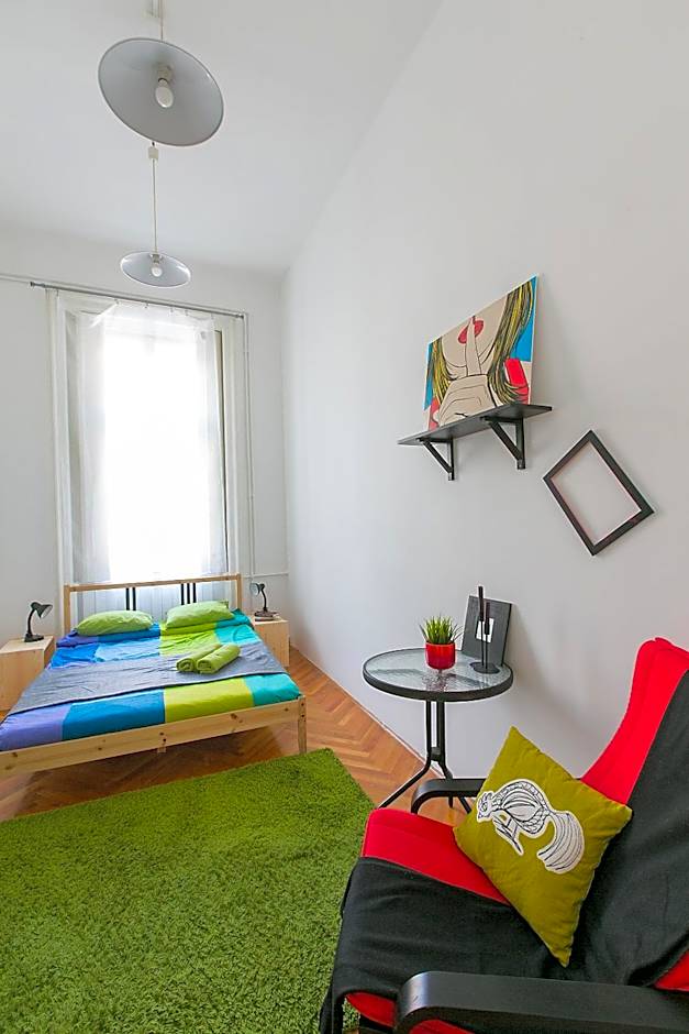 Friends Hostel & Apartments