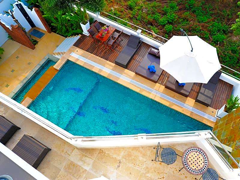 Villa Melitta, Pool, Beach, 360-SeaViews, 6-bed Thai Luxury on Best Location in Samui