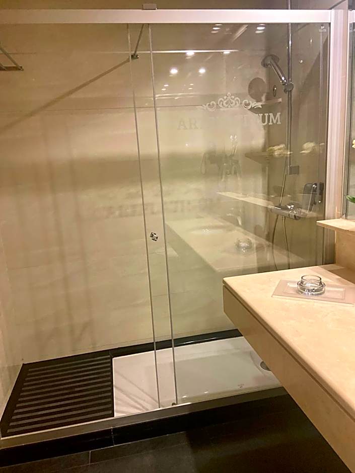 ArtPlatinum SUITES&APARTMENTS