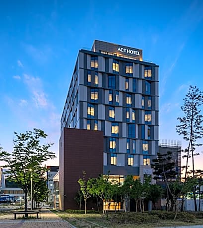 ACT Hotel