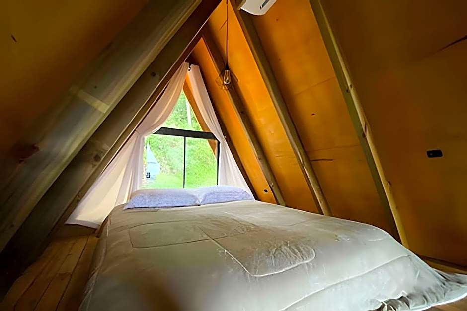 Chalé dos Alpes 1 hidromassagem e Lareira