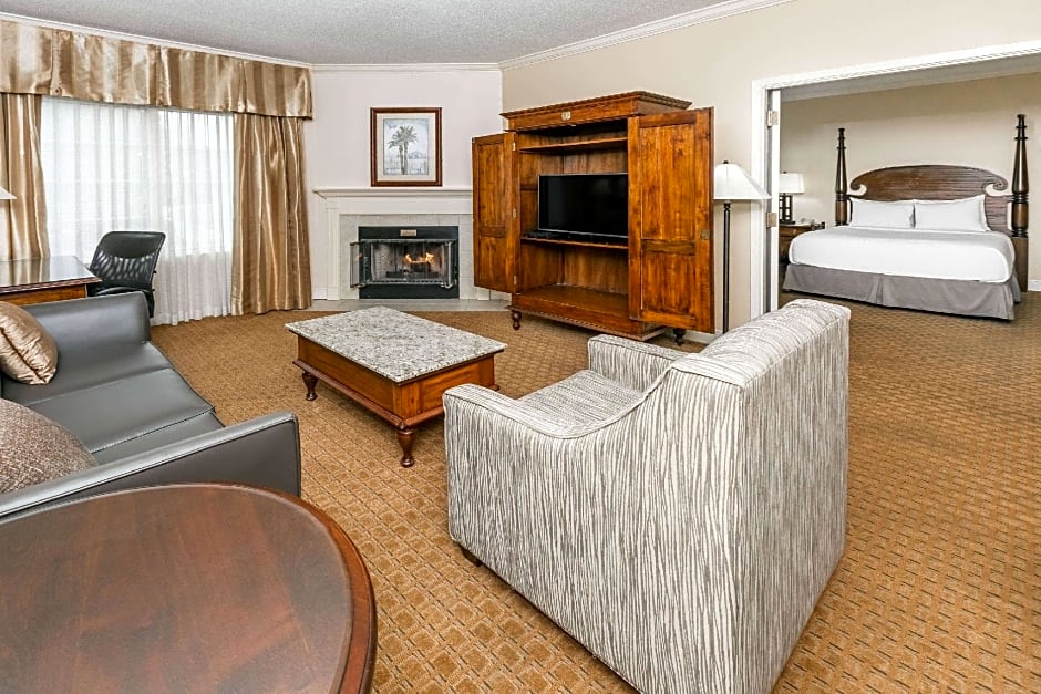 Richmond Inn & Suites, A Trademark Collection Hotel