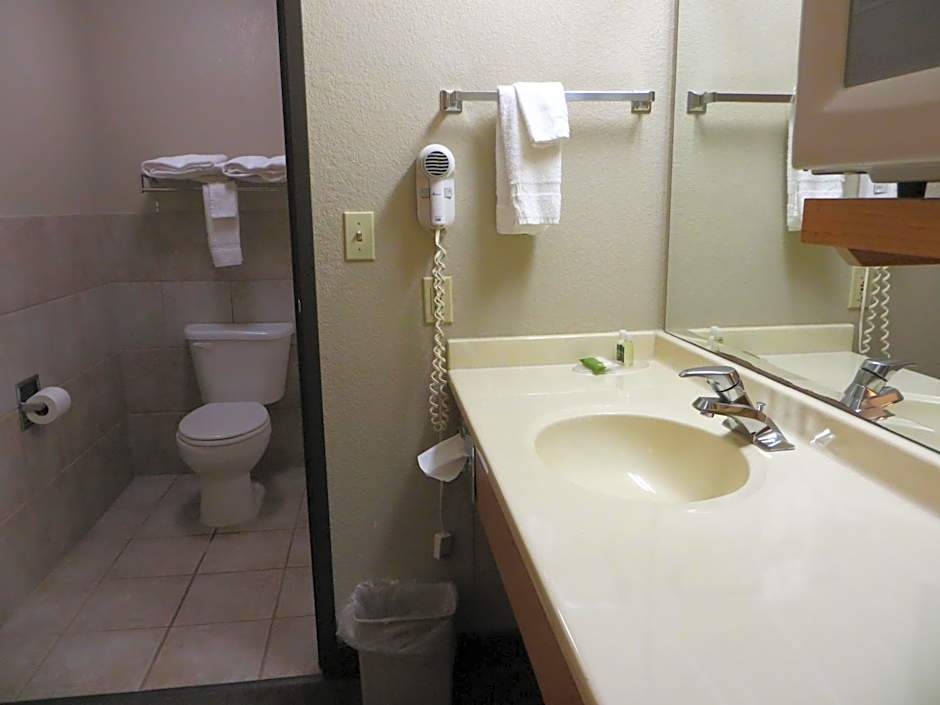 Super 8 by Wyndham Davenport