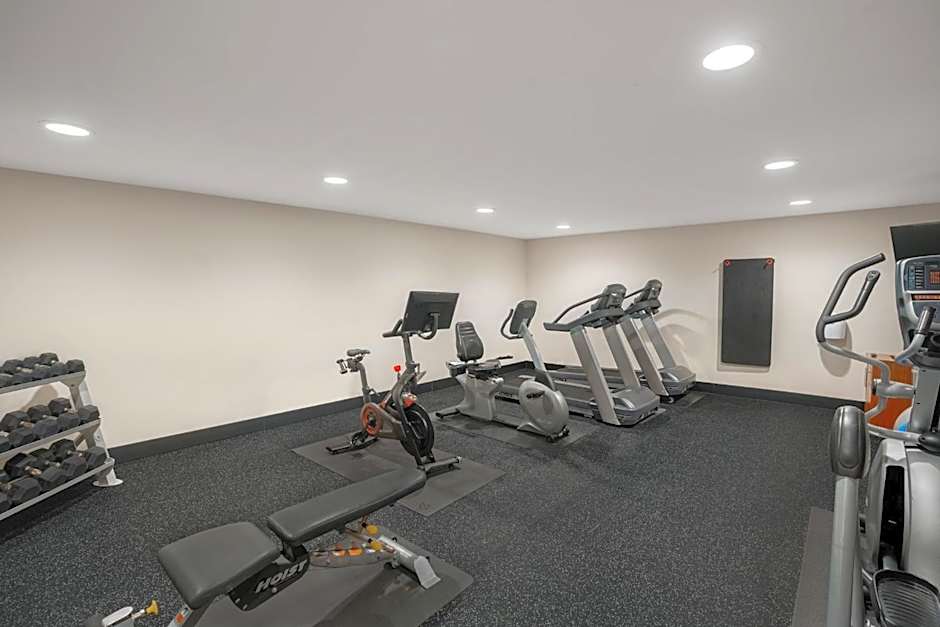 Holiday Inn Express & Suites Hayward By IHG