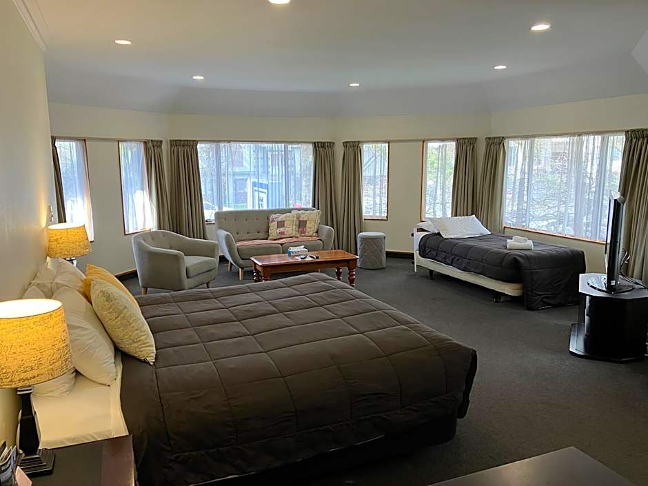 Fitzherbert Castle Motel