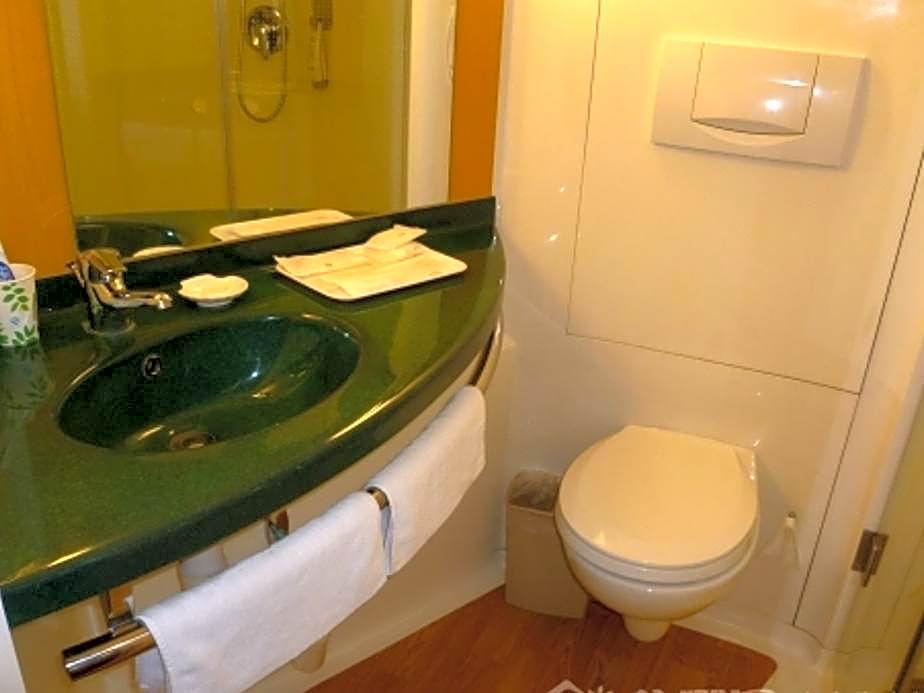 ibis Zhongshan Huangpu