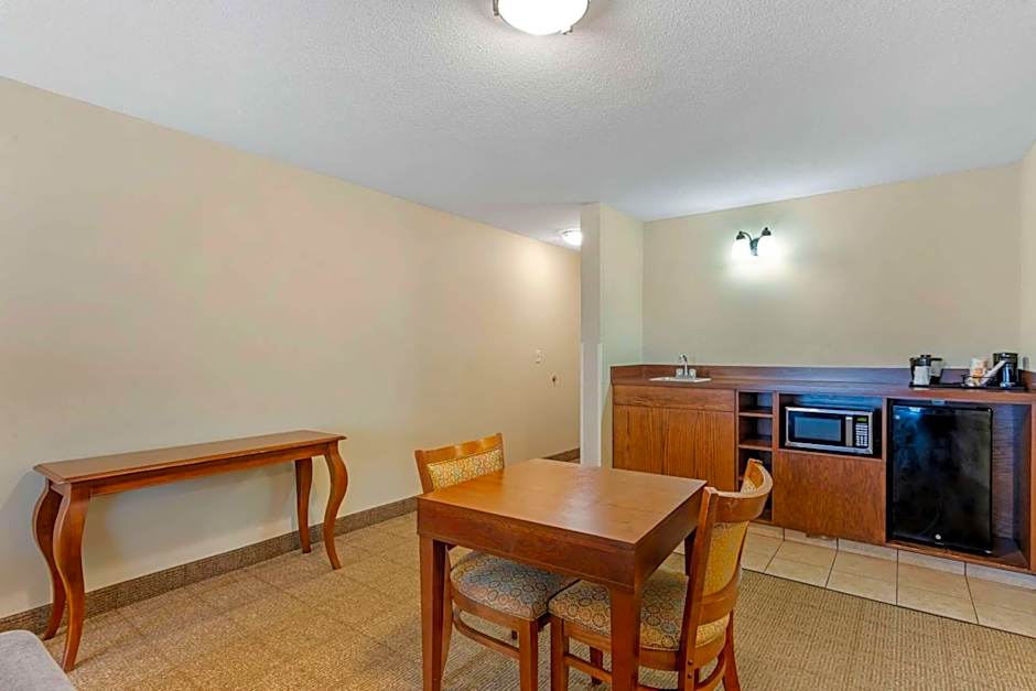 Comfort Inn & Suites Dover near Speedway