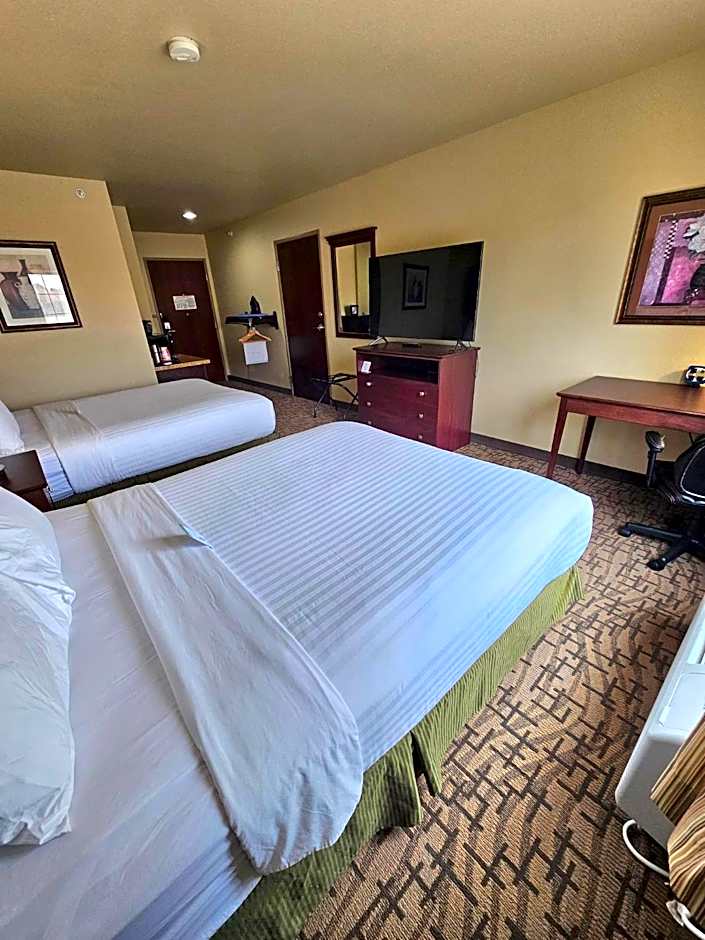 Cobblestone Inn & Suites - Clintonville
