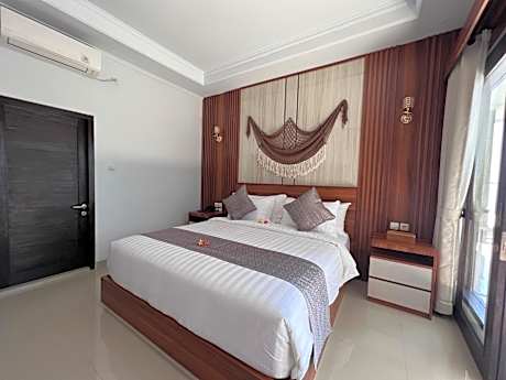 Deluxe Double Room - Free Shuttle to Banjar Nyuh Harbor (1 Way)
