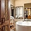 Gran Via Alsancak ( Boutique Hotel )