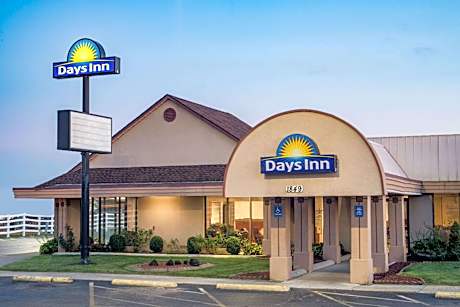 Days Inn by Wyndham Grove City Columbus South