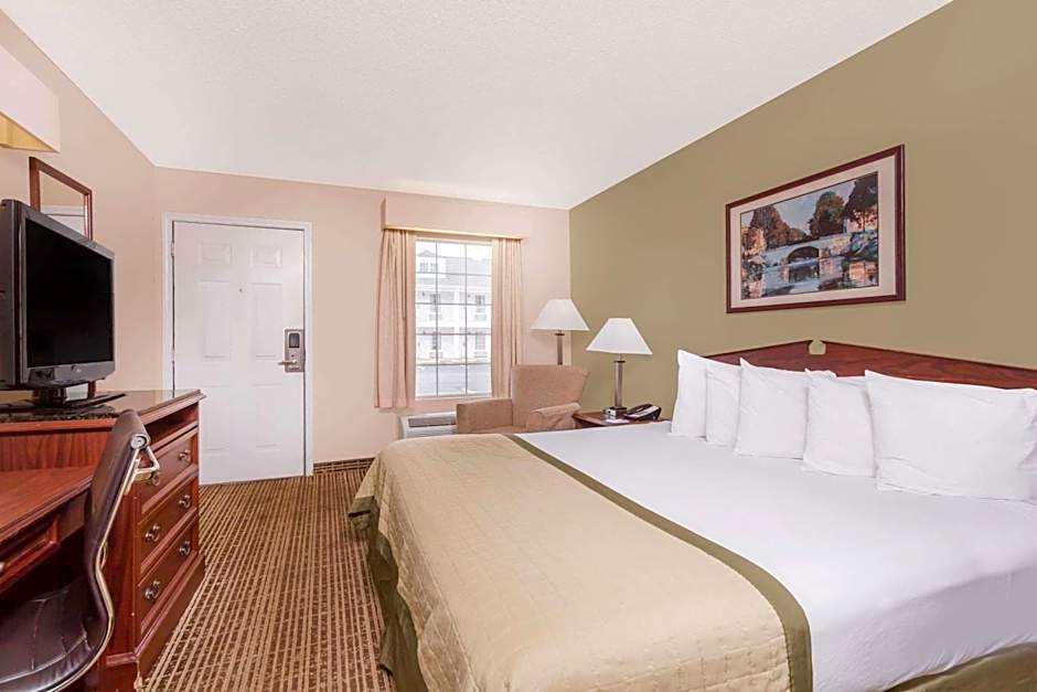 Baymont by Wyndham Albany at Albany Mall