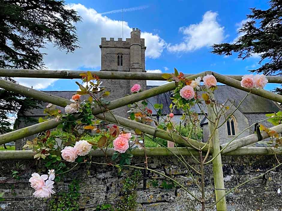 The Potting Shed, self contained, detached retreat in Shapwick village