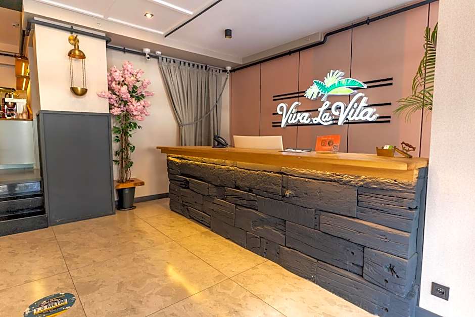 Viva La Vita Hotel