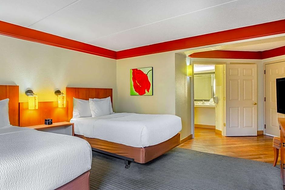 La Quinta Inn & Suites by Wyndham Raleigh Crabtree