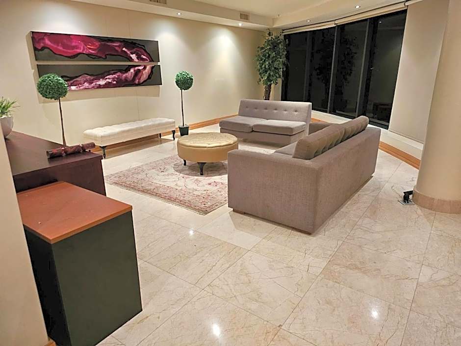 The Pearls of Umhlanga, or Oceans Apts