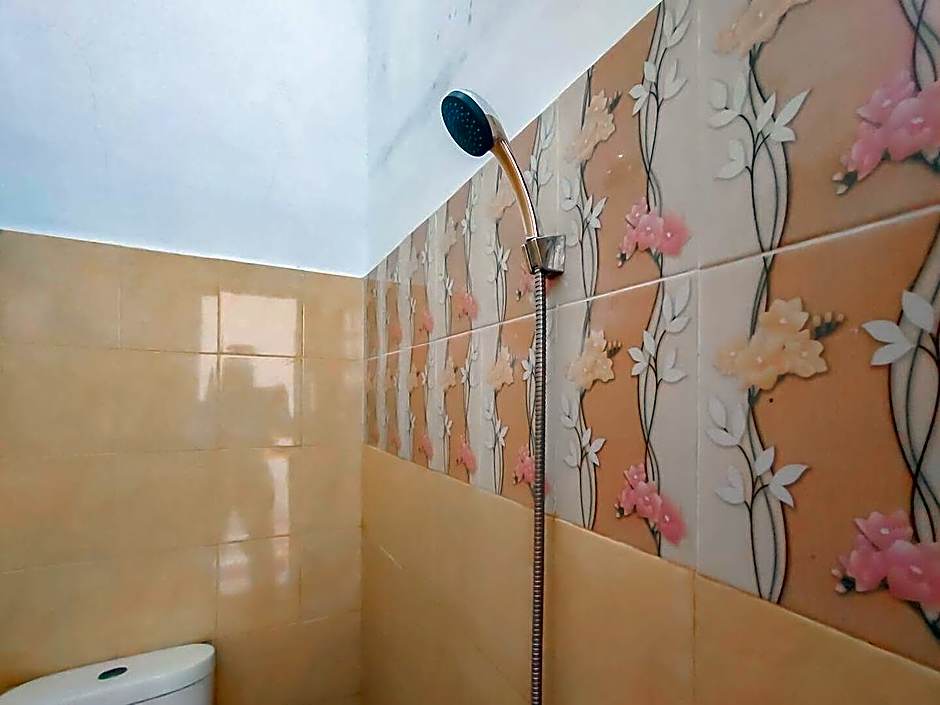 RedDoorz near Pamugaran Beach Pangandaran