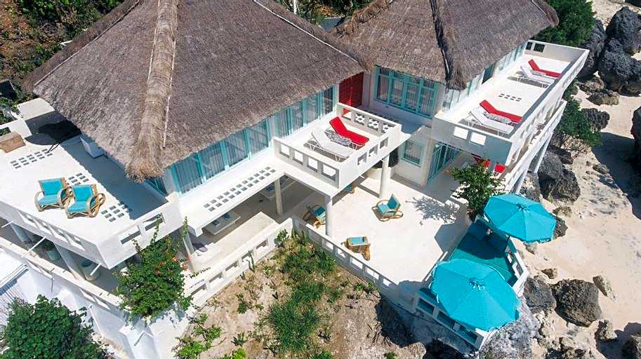 The Rocks - 6BR Beachfront Villa, Surf-in Location