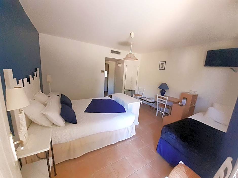 Logis Hôtel Restaurant Le Clos des Capitelles