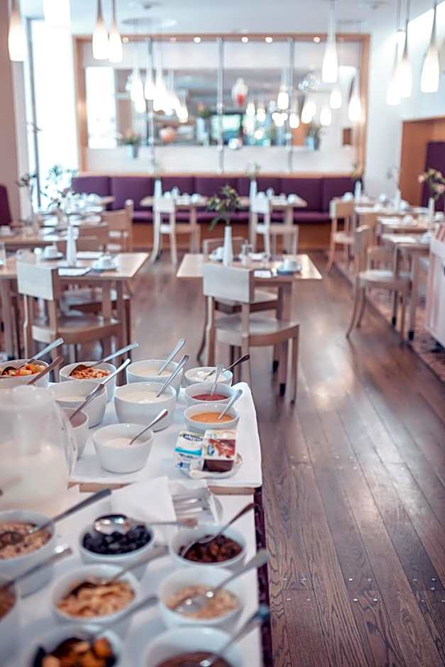 Hotel Bleibtreu Berlin by Golden Tulip