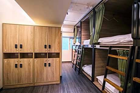 Bunk Bed in 8-Bed Mixed Dormitory Room
