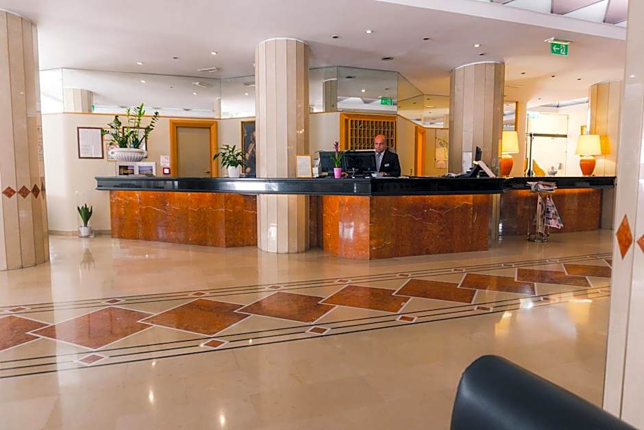 Grand Hotel Excelsior'S