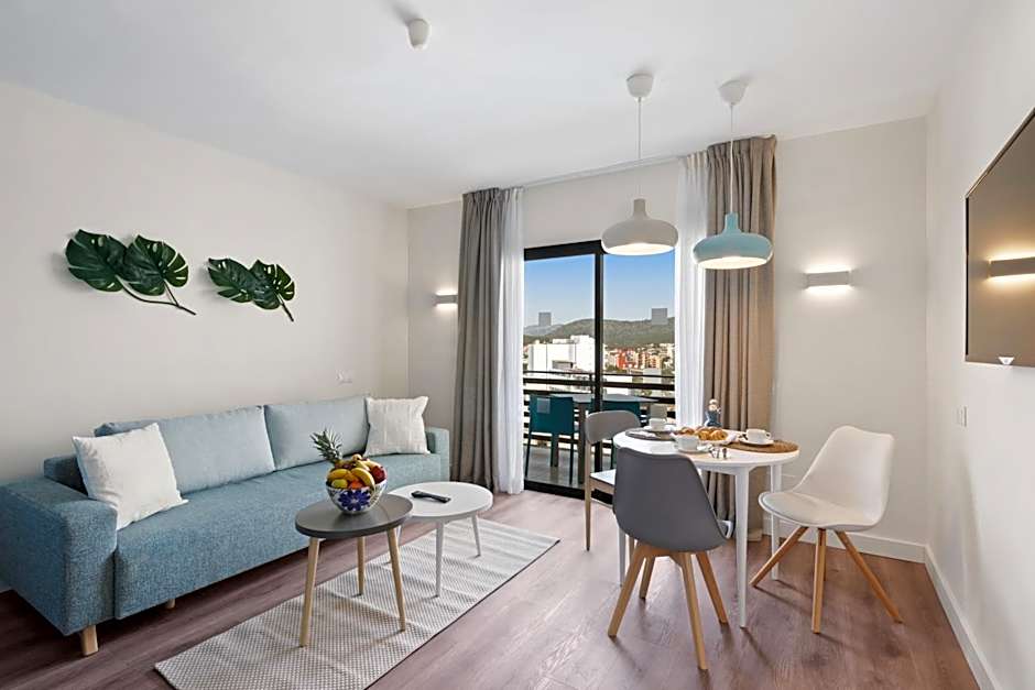 Photo 1 of 14 of Standard Suite