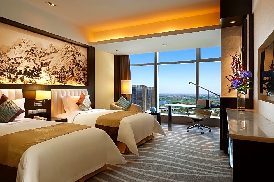 Photo 1 of 6 of Standard 1 King Bed, City View