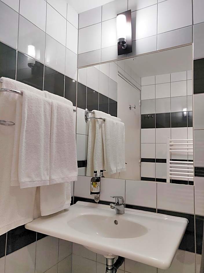 Logis Hotel Le Richelieu - Royan Atlantique