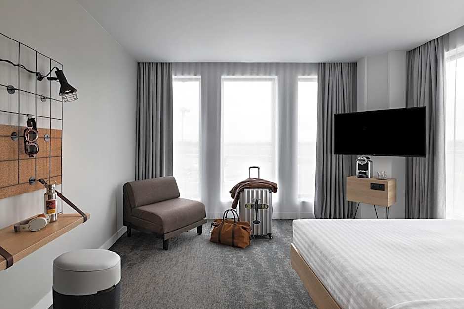 Moxy Lyon Airport