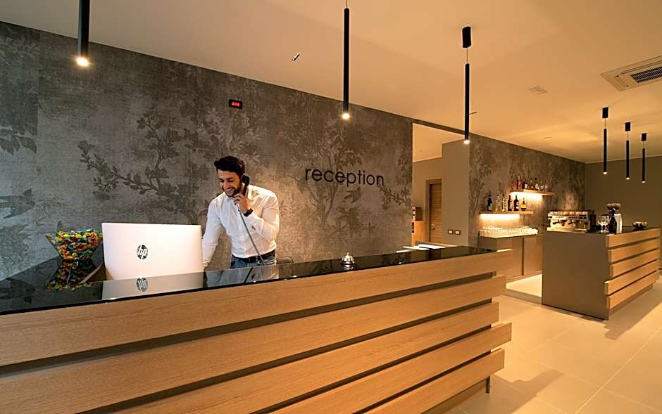 HOTEL H21