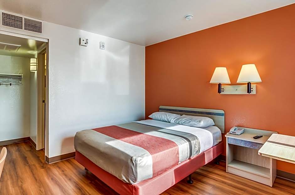 Motel 6 Fort Collins, CO