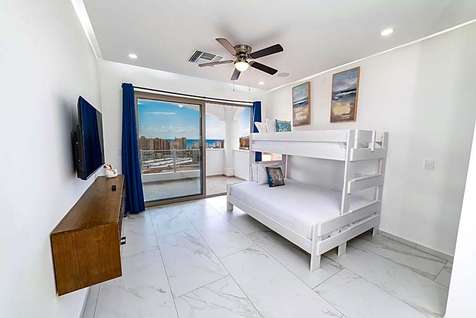 Casa Blanca Golf Villas