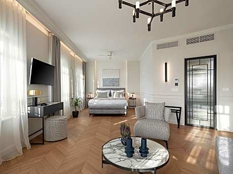 Deluxe Suite with Sea View