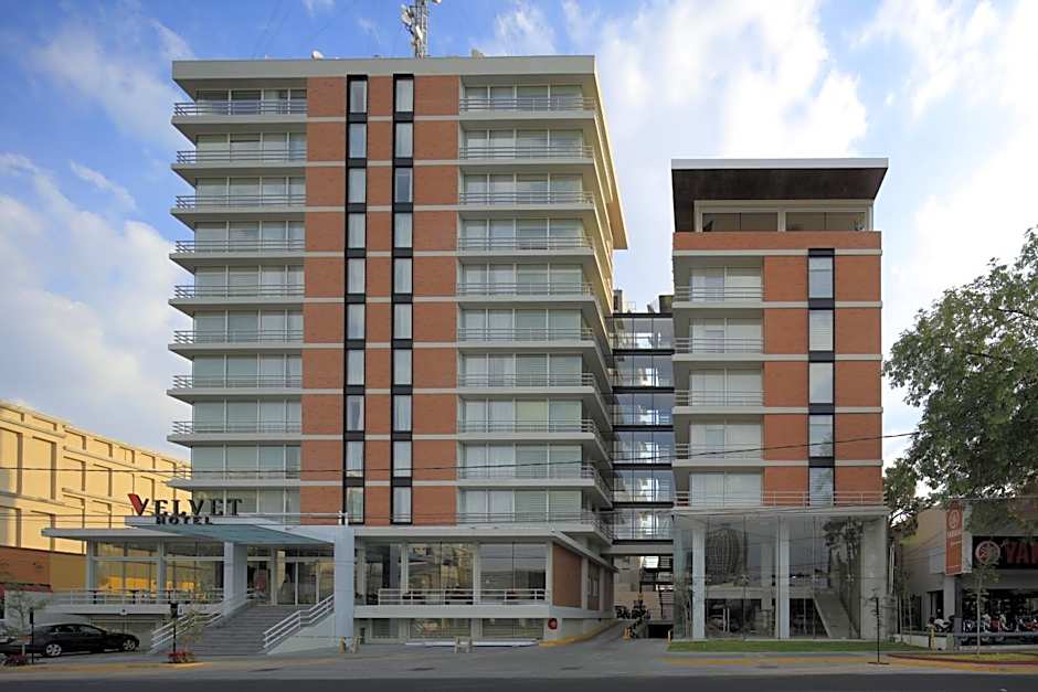 Hotel Velvet Plaza