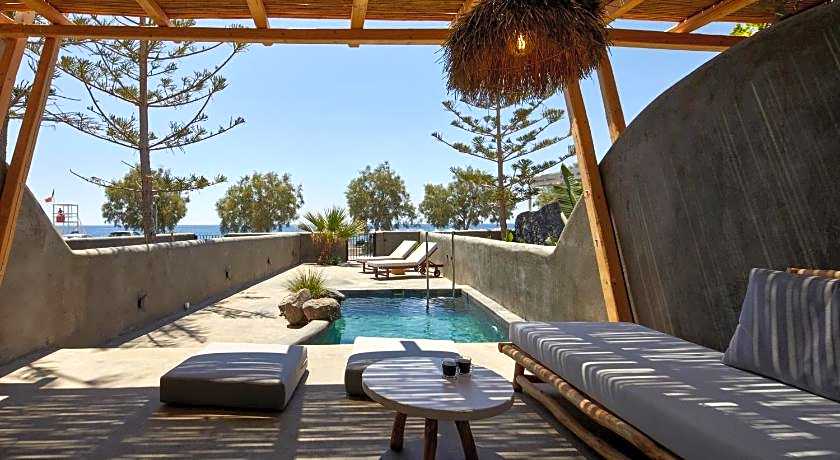 Oscar Beachfront Suites