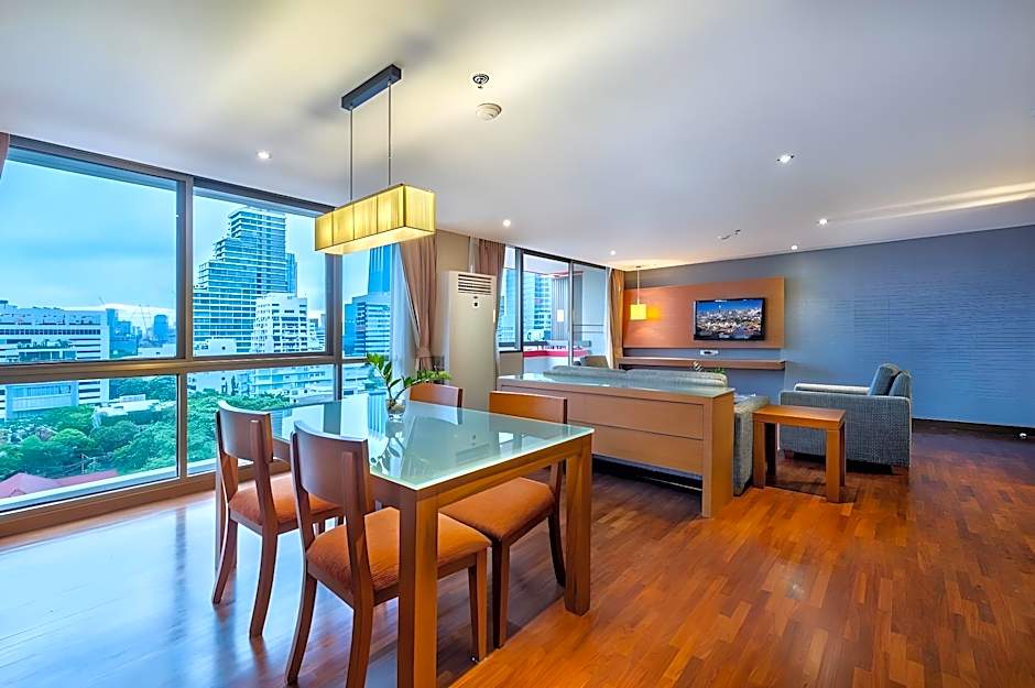 Bandara Suites Silom