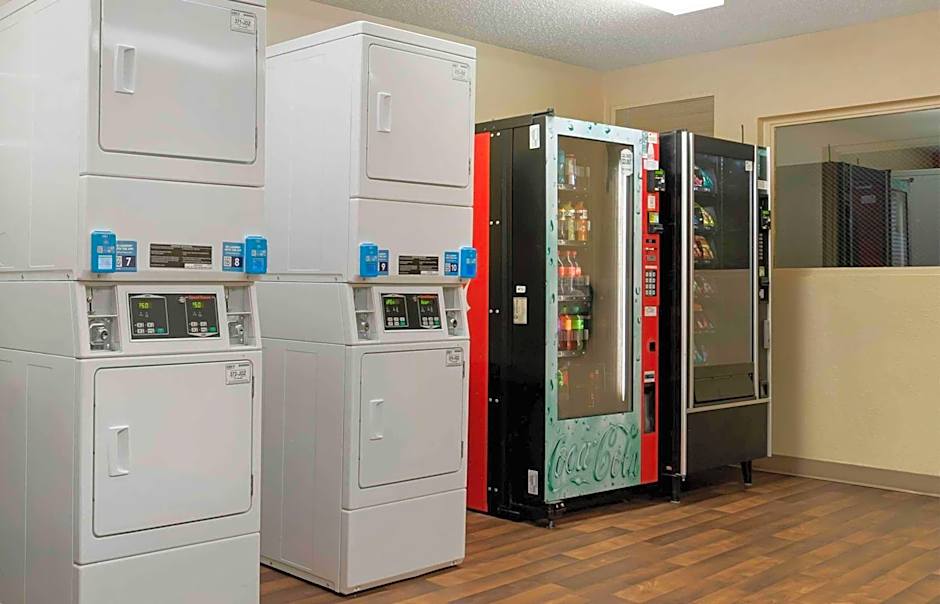 Extended Stay America Suites - Detroit - Madison Heights