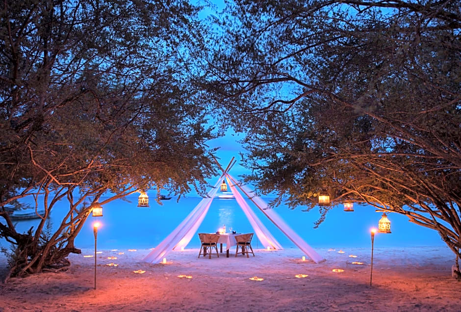 Beach Club By Haadtien