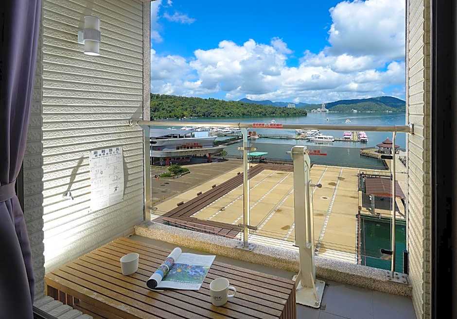 Hu Yue Lakeview Hotel