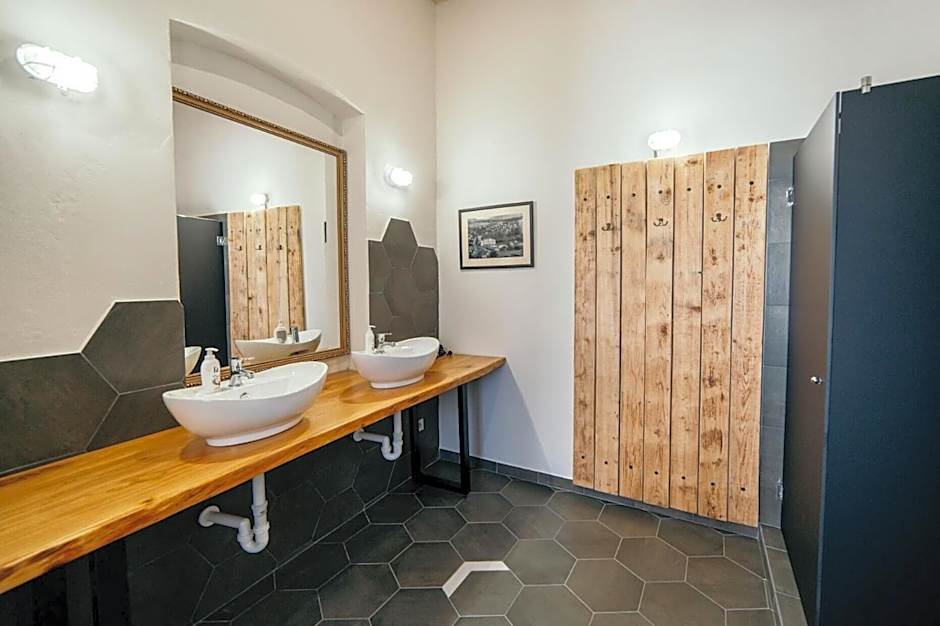 HoStel Cosmopolitan*