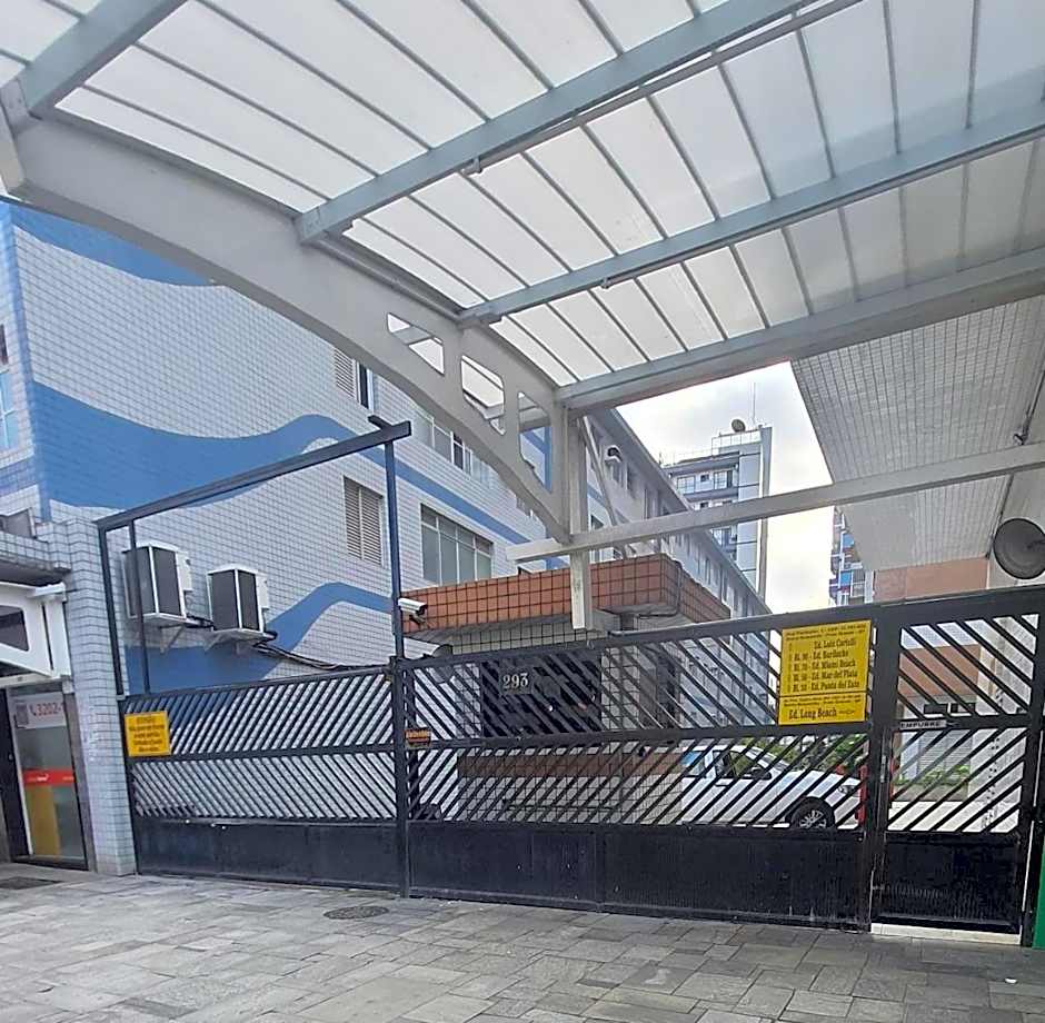 Boqueirão Praia Mar - 250 metros da praia - 2 dormitórios - 100m² - com WI FI - na avenida do comércio do Centro - Estacionamento Gratuito