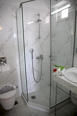 One Bedroom Apartment with Mountain or Pool View