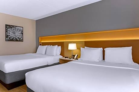 Queen Room with Two Queen Beds and Roll-In Shower - Accessible/Non Smoking